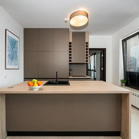 Apartment Spacious, Panoramic, Fantastic Location, Parking